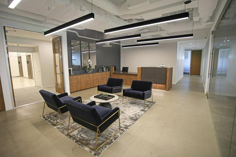 2121 Avenue of The Stars, Suite 800 Office Images