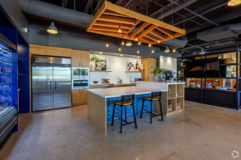 7710 North FM 620, Building 13-D Office Images