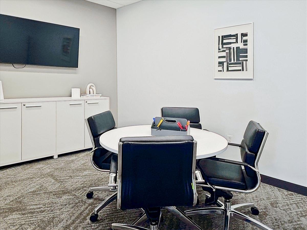5724 Green Street Office Images