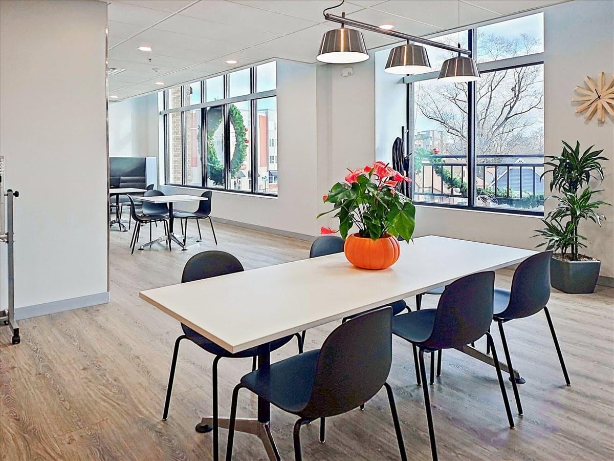 5724 Green Street Office Images
