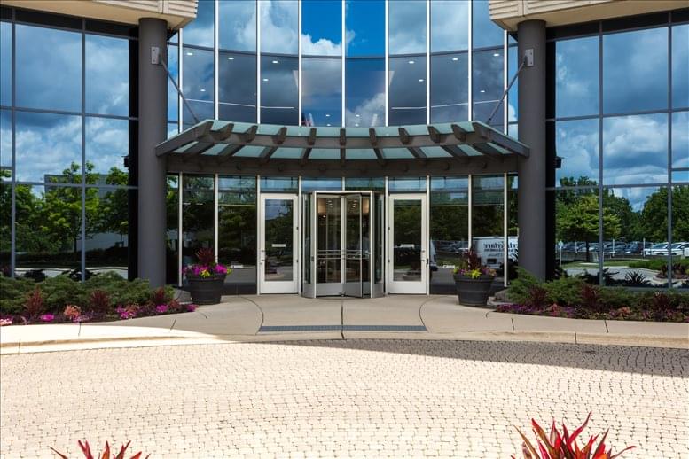 Oak Brook Pointe available for companies in Oak Brook