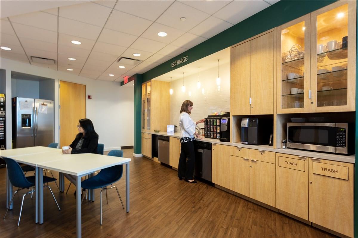 Oak Brook Pointe, 700 Commerce Dr Office Space - Oak Brook