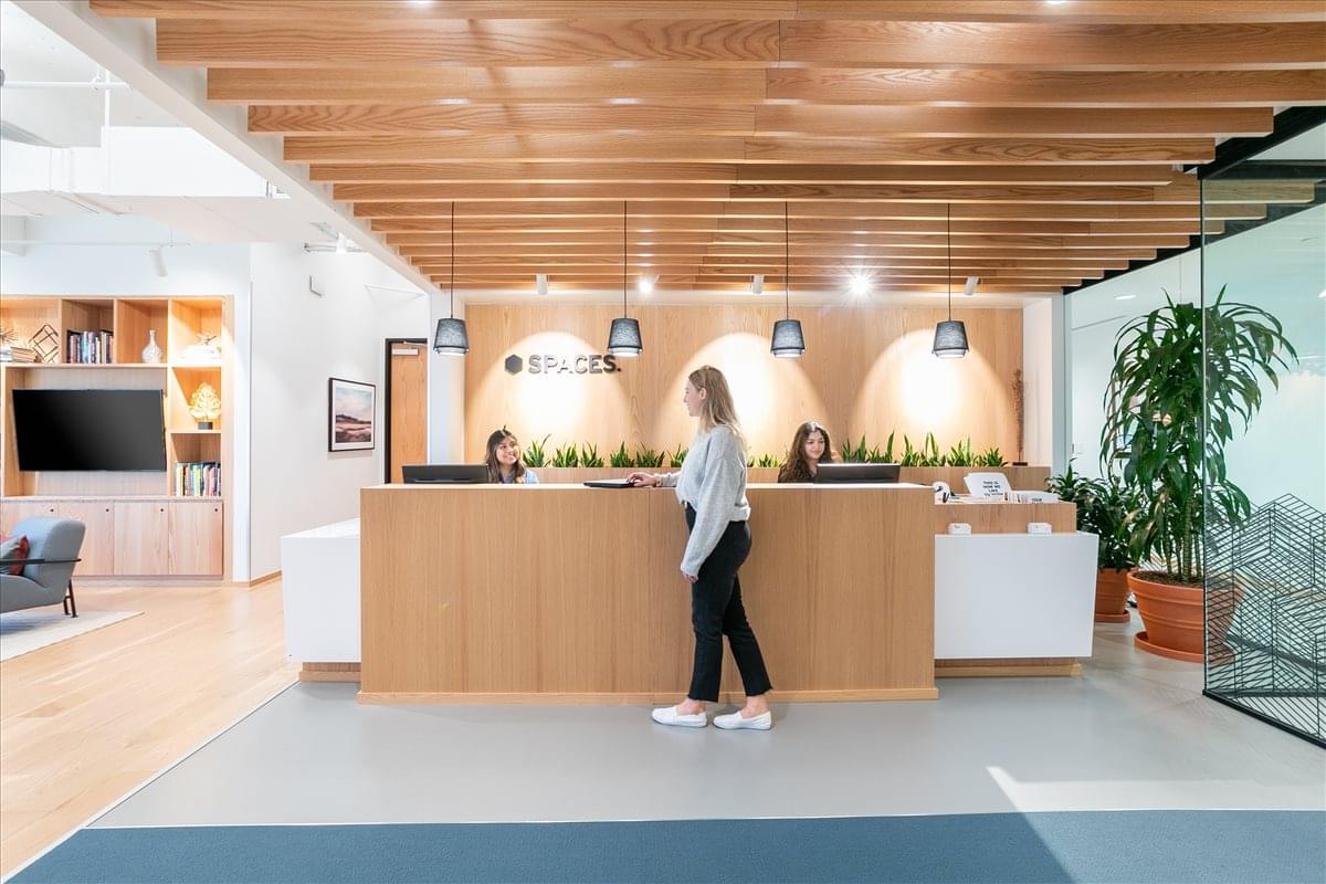The Colonnade, 15305 Dallas Pkwy Office Space - Addison