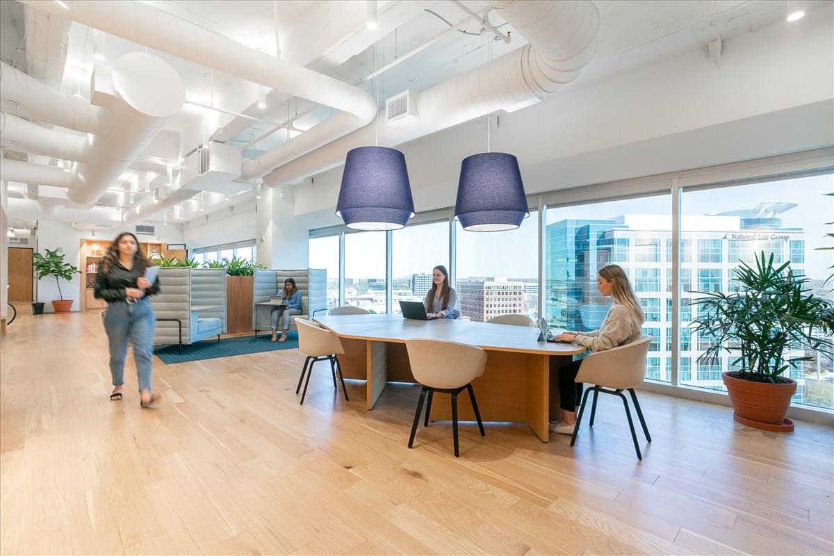 The Colonnade, 15305 Dallas Pkwy Office Space - Addison