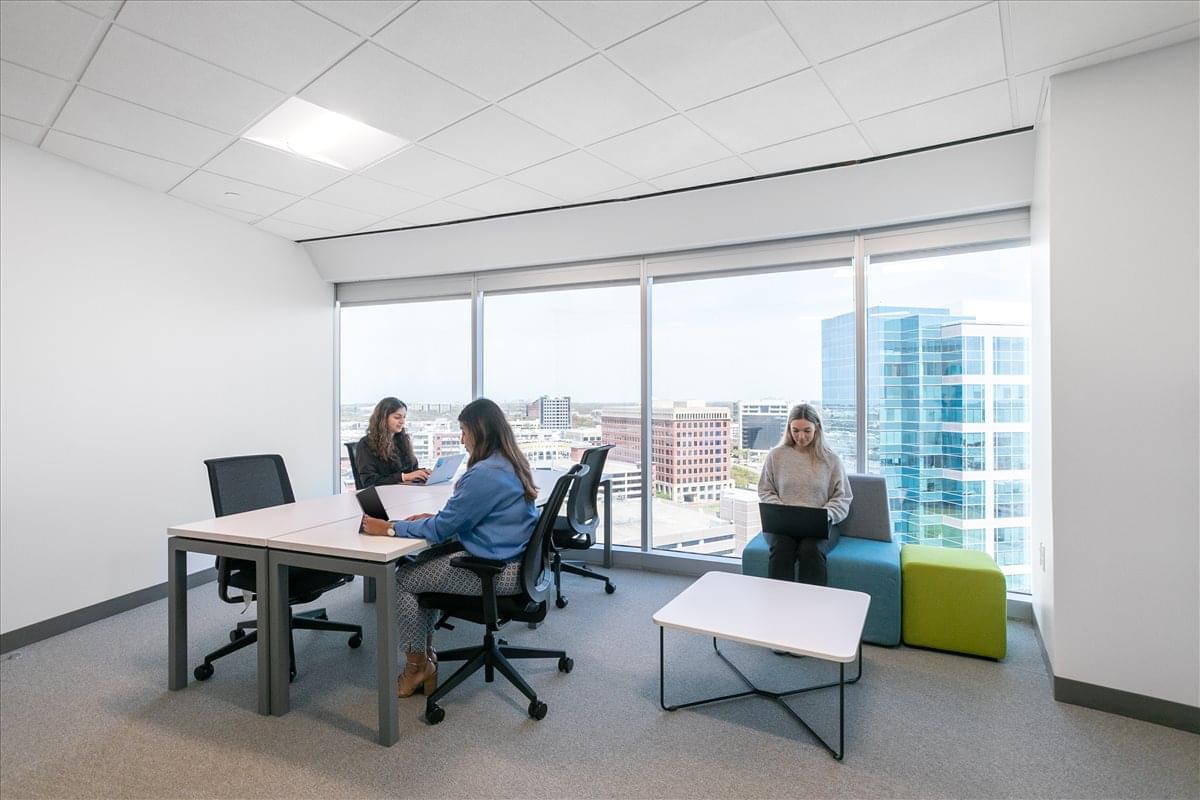 The Colonnade, 15305 Dallas Pkwy Office Space - Addison