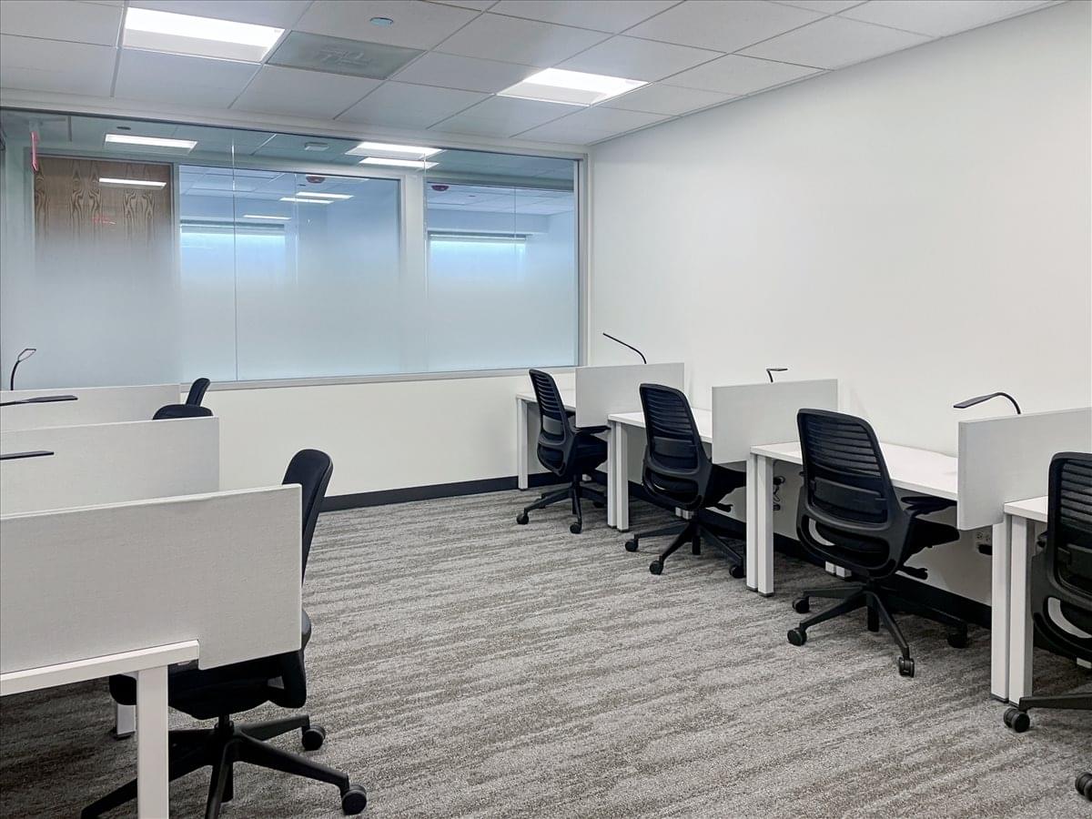 999 Oakmont Plaza Dr, 5th Floor Office Space - Chicago