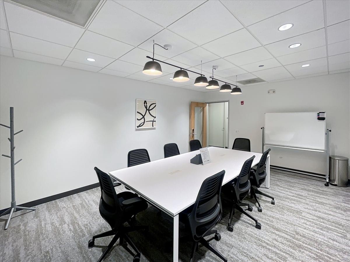 999 Oakmont Plaza Dr, 5th Floor Office Space - Chicago