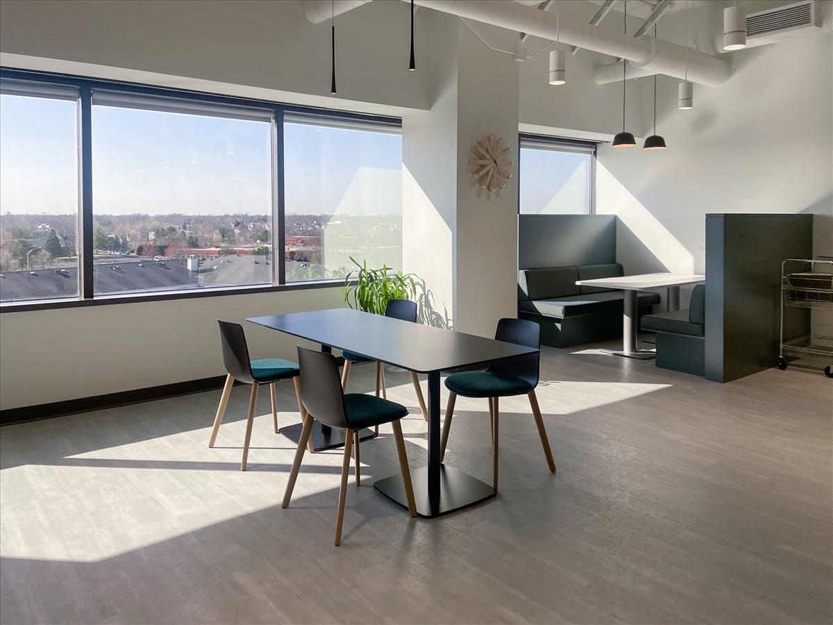 999 Oakmont Plaza Dr, 5th Floor Office Space - Chicago