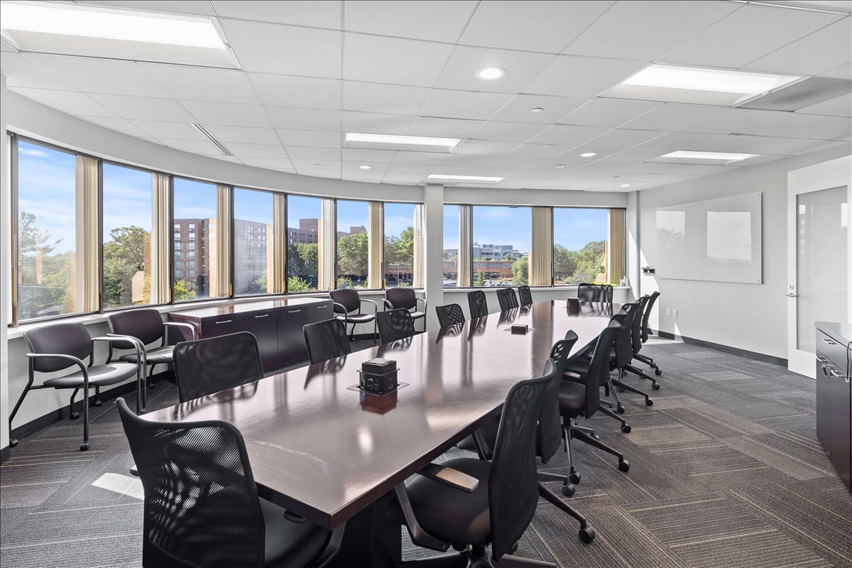10 Burlington Mall Road available for companies in Burlington