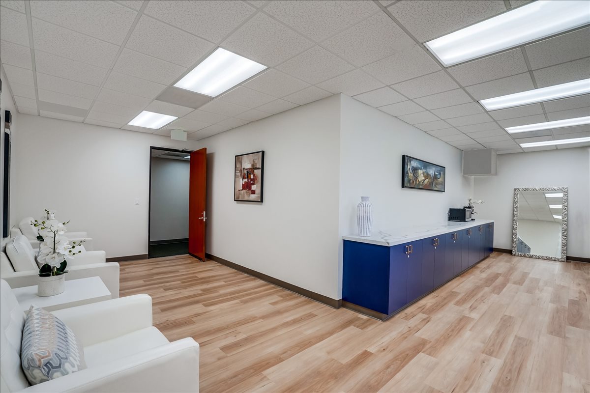Olympic Plaza, 11500 Olympic Blvd Office Space - Los Angeles