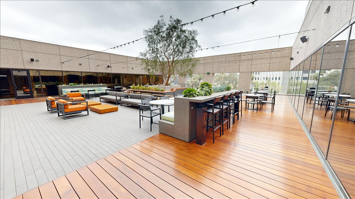 915 Wilshire Boulevard Office for Rent in Los Angeles