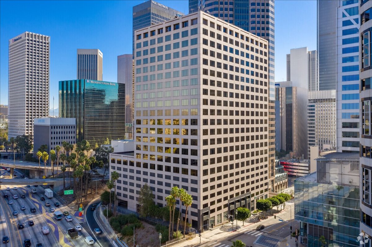 Office for Rent on 915 Wilshire Boulevard Los Angeles