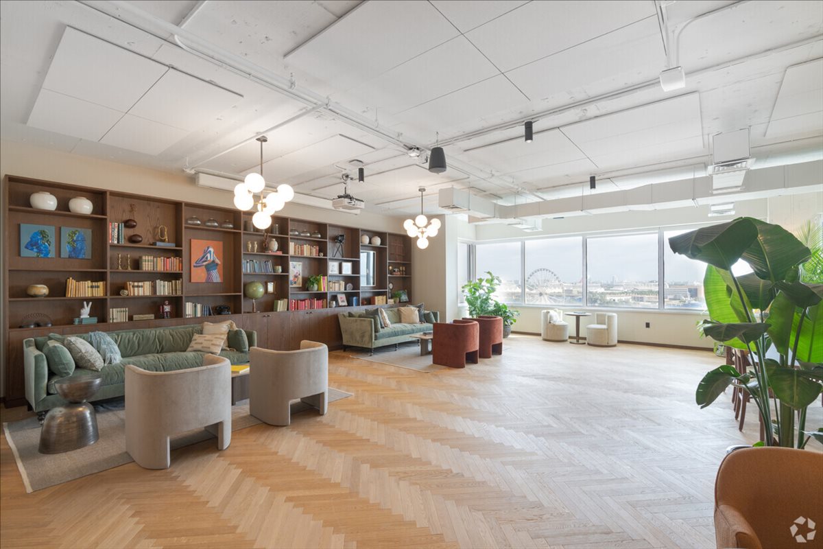 100 Biscayne Boulevard Office for Rent in Miami