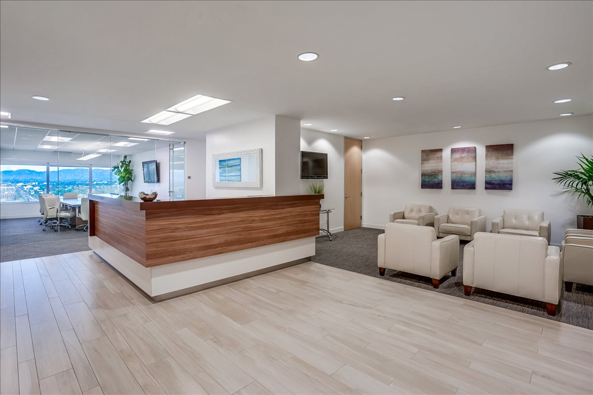 Comerica Bank Building, 15303 Ventura Blvd Office Space - Sherman Oaks