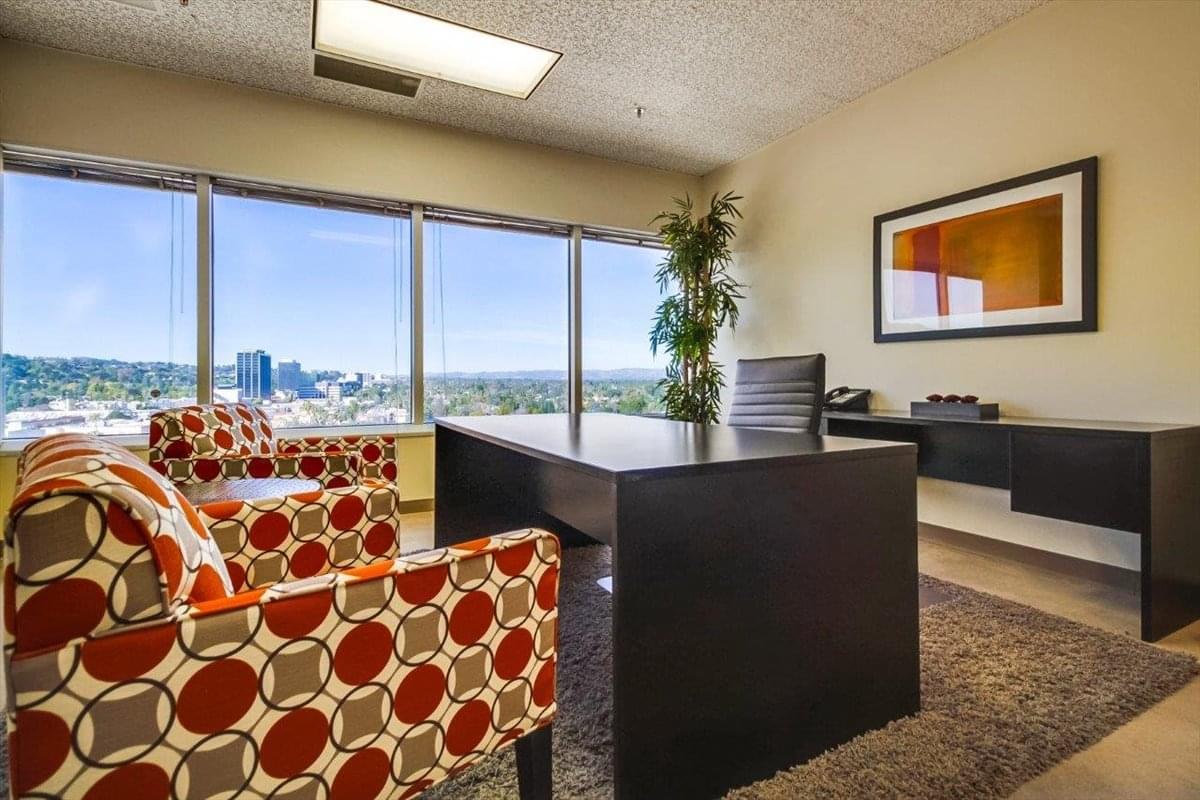 Comerica Bank Building, 15303 Ventura Blvd Office Space - Sherman Oaks
