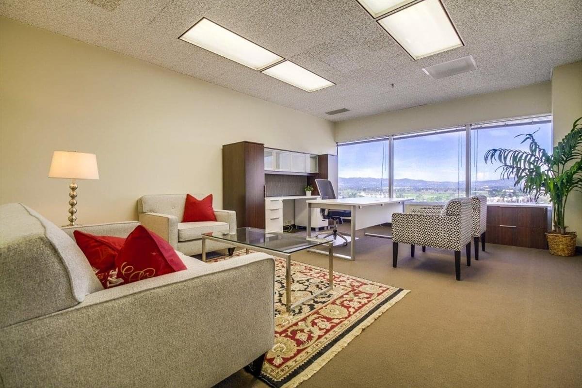 Comerica Bank Building, 15303 Ventura Blvd Office Space - Sherman Oaks