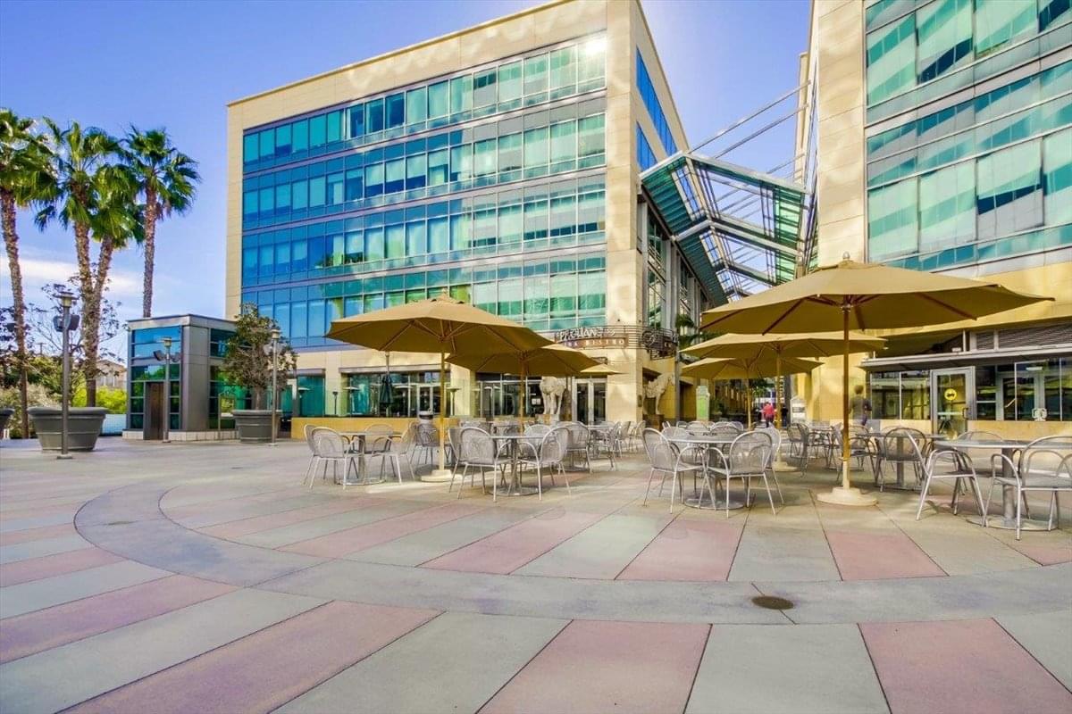 Comerica Bank Building, 15303 Ventura Blvd Office Space - Sherman Oaks