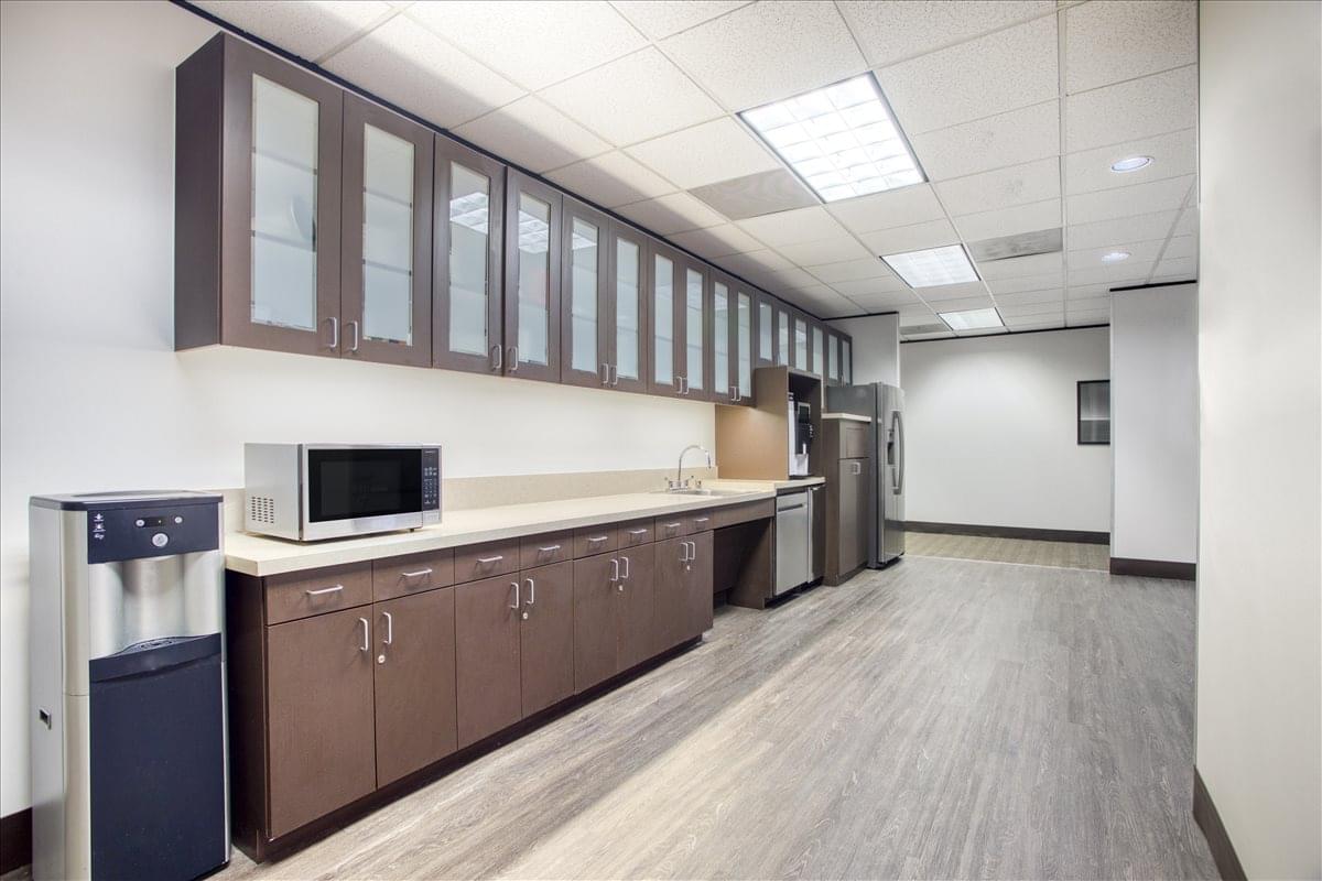 Madison Building, 15851 N Dallas Pkwy Office Space - Addison