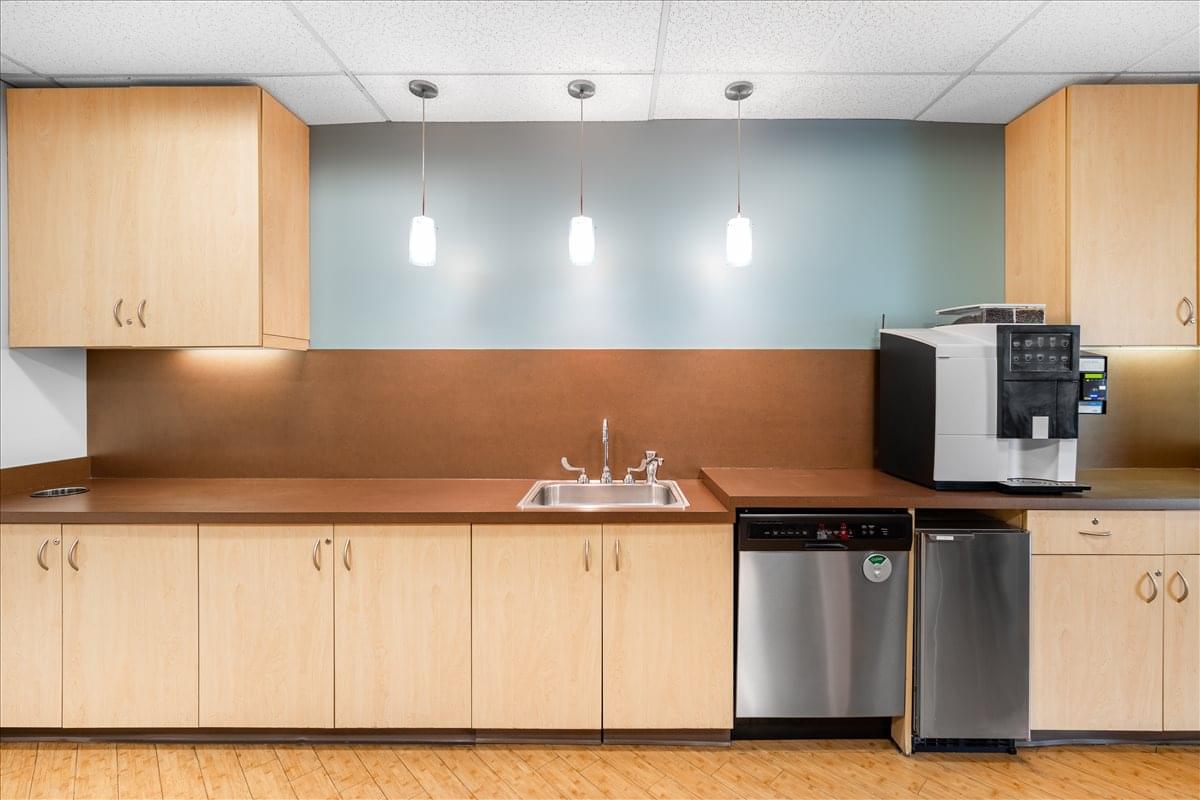 Inner Harbour Center, 400 E Pratt St, Downtown Office for Rent in Baltimore