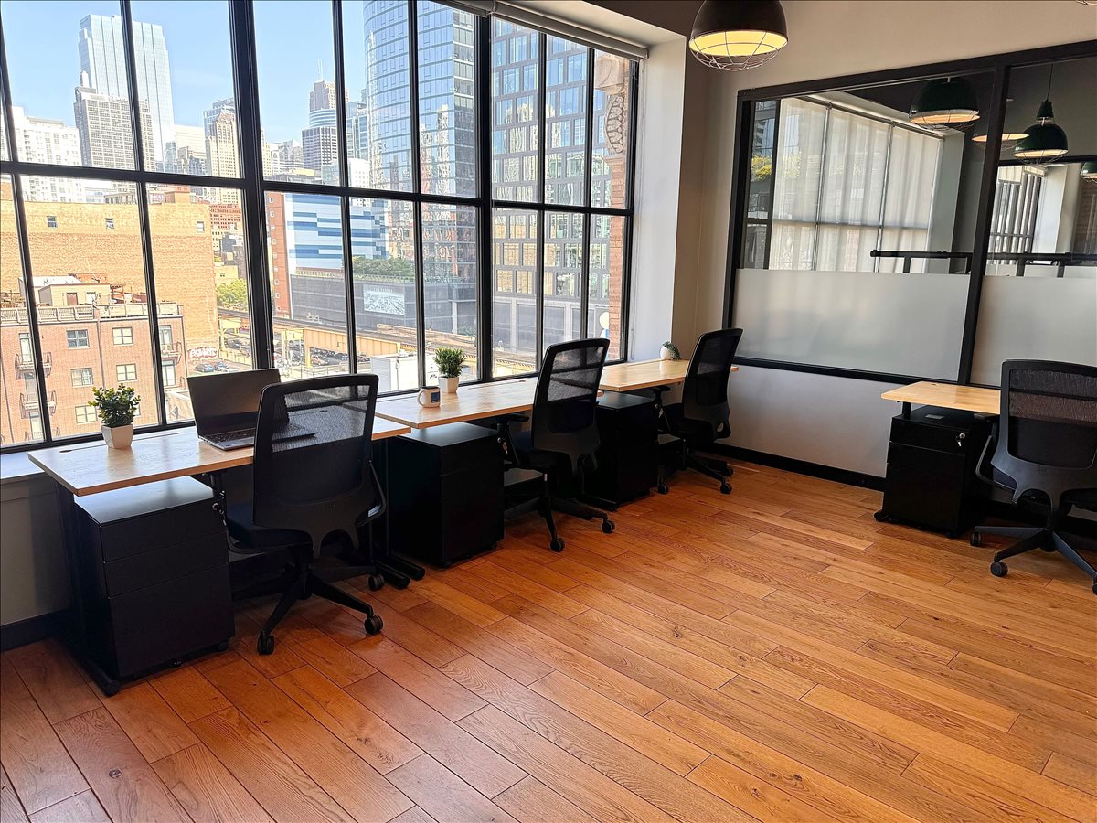 Photo of Office Space on 220 N Green St Chicago