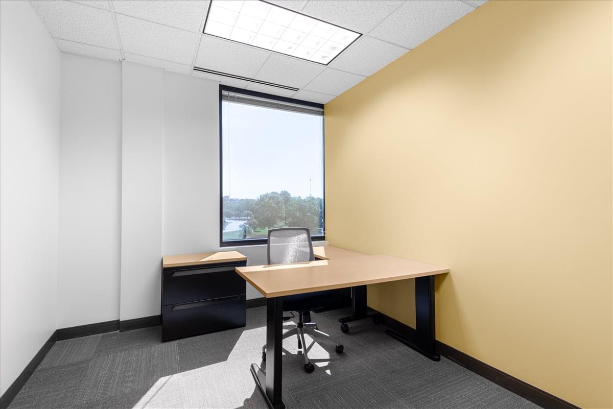 Photo of Office Space on University Executive Park, 301 McCullough Dr Charlotte