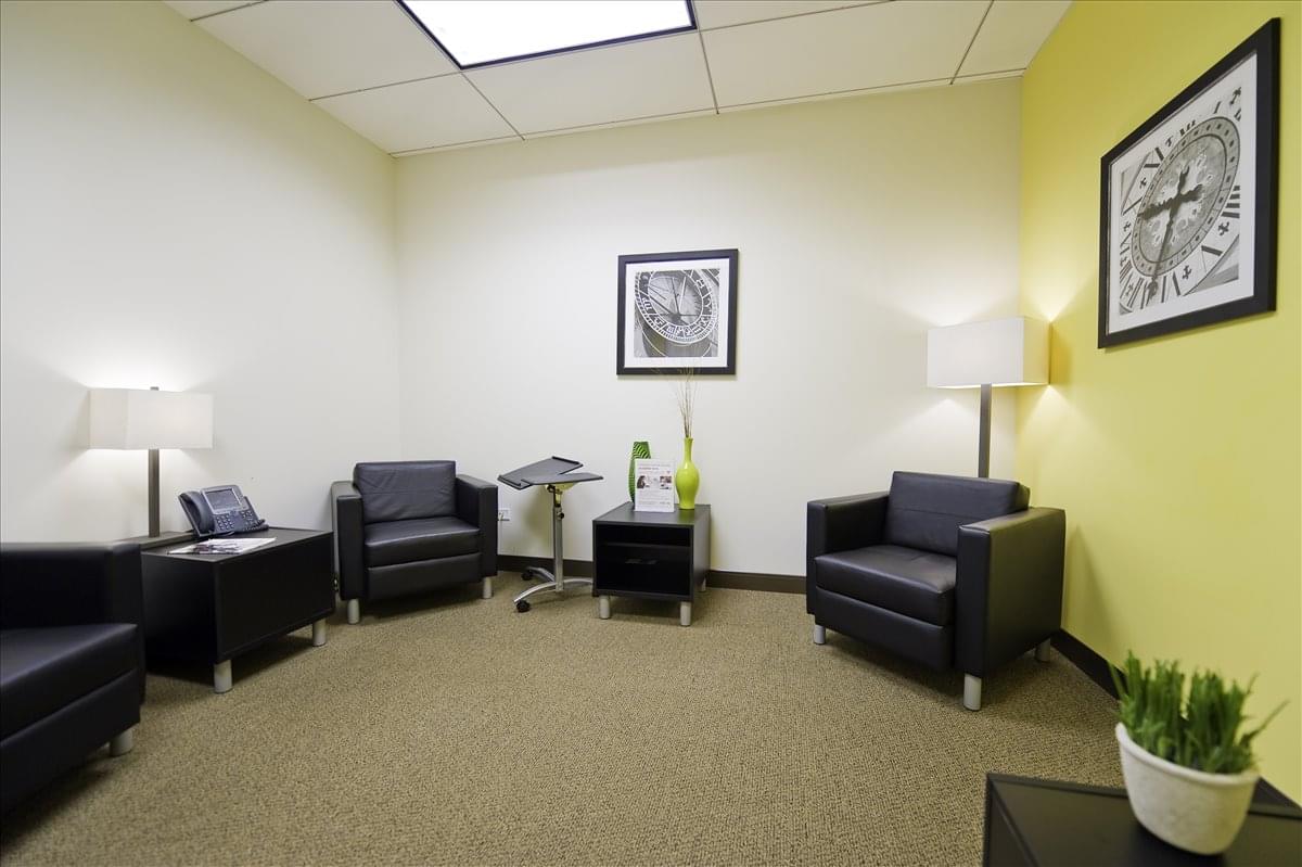 This is a photo of the office space available to rent on 350 S Northwest Hwy