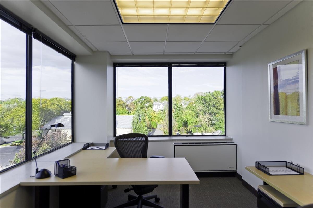 Photo of Office Space on 500 West Putnam Avenue Greenwich