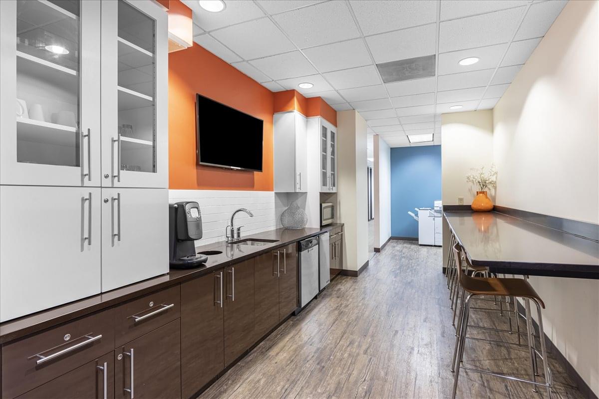Photo of Office Space available to rent on 5555 Glenridge Connector, Sandy Springs, Atlanta