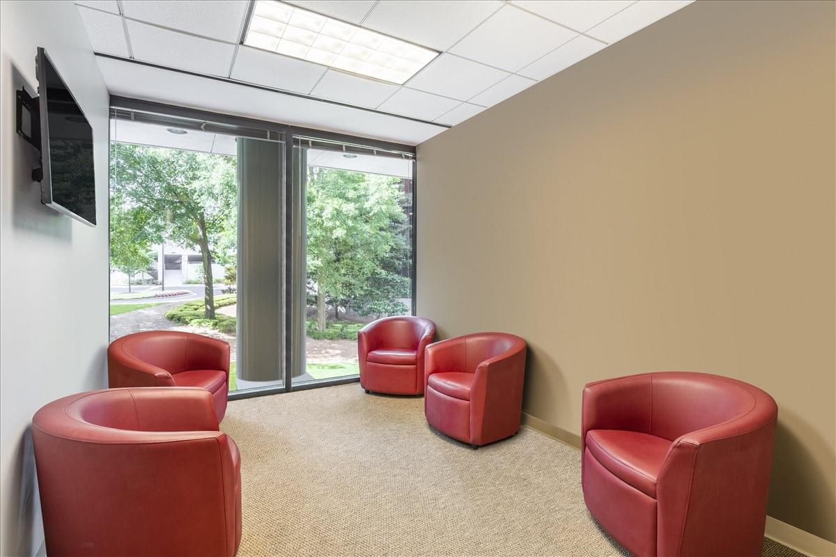 Sterling Pointe, 303 Perimeter Center N, Dunwoody Office Space - Atlanta