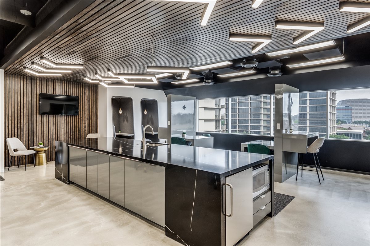 This is a photo of the office space available to rent on Six Sixty At The Crossing, 6060 N Central Expy