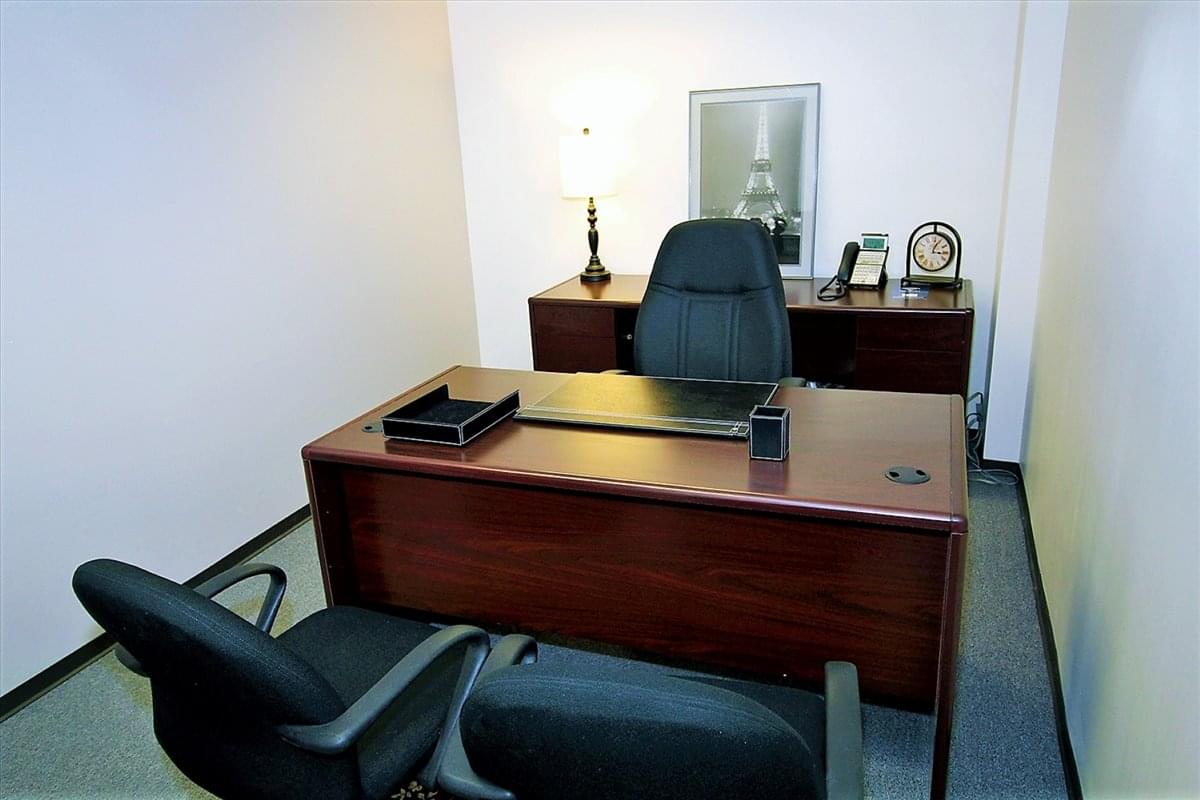 Office for Rent on AmeriCenter of Troy, 200 E Big Beaver Rd Troy