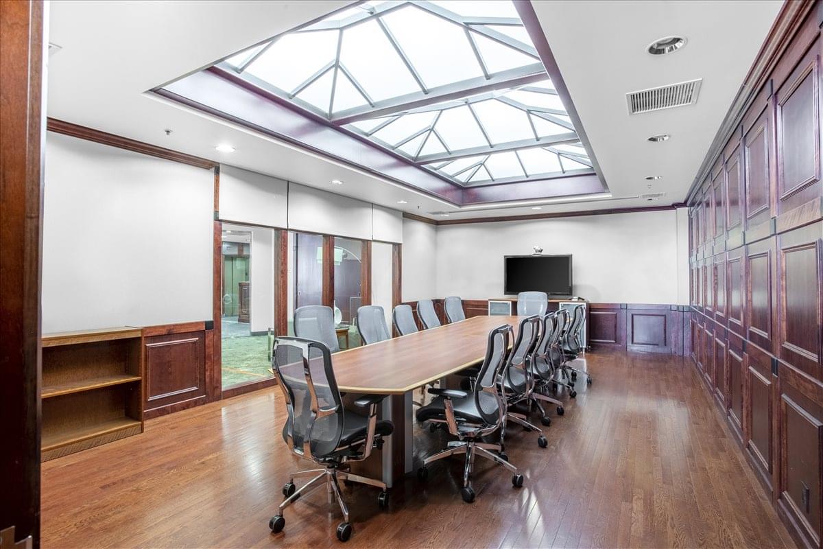 Office for Rent on Country Club Plaza, 435 Nichols Rd, Plaza Area Kansas City