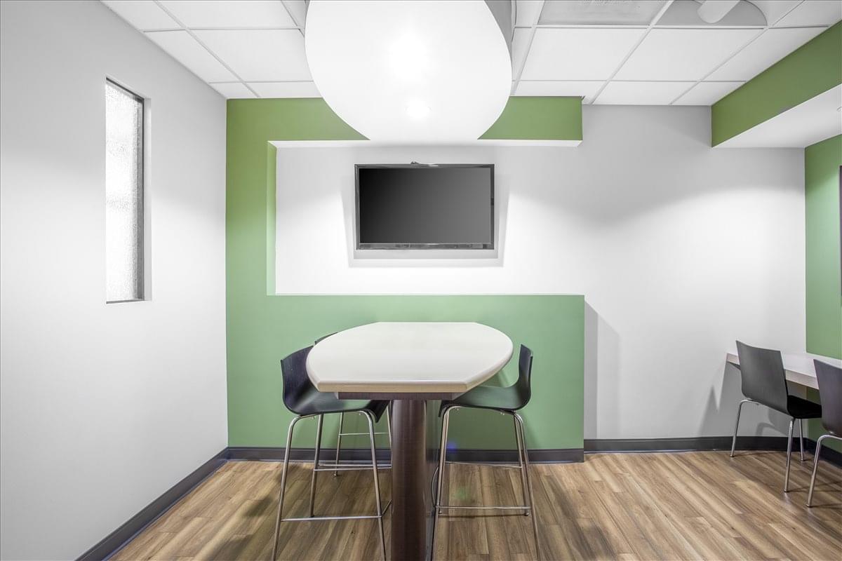 Photo of Office Space available to rent on Country Club Plaza, 435 Nichols Rd, Plaza Area, Kansas City