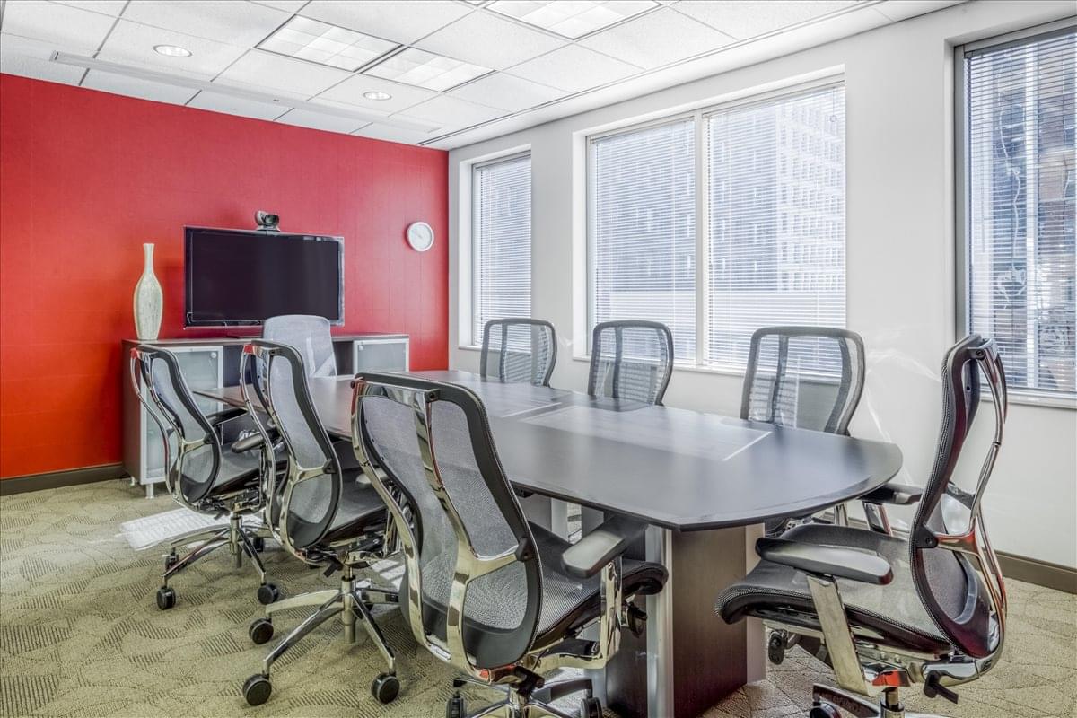 HUB Tower, 699 Walnut St, 4th Fl, Downtown Des Moines Office Space - Des Moines