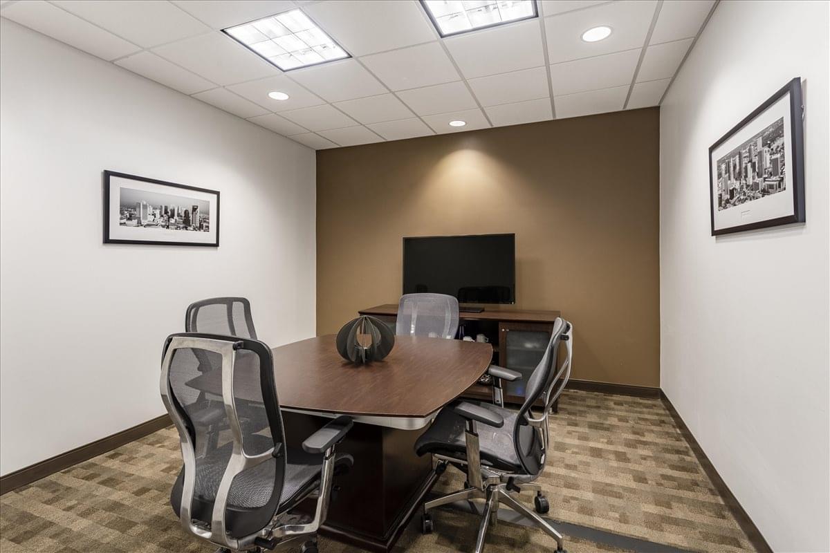 Office for Rent on 1615 Poydras Street New Orleans