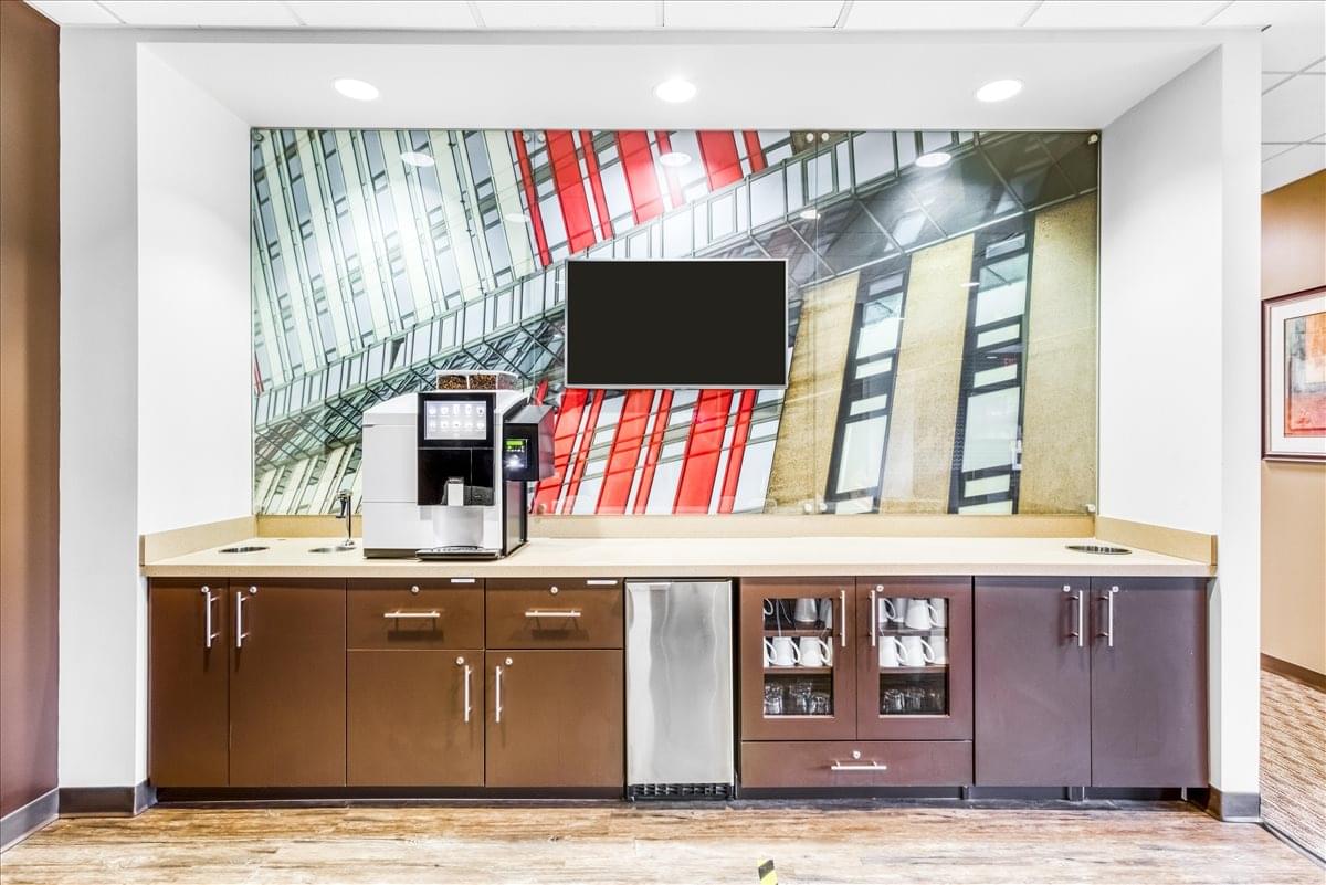 Office for Rent on 717 Green Valley Rd, Guilford Hills Greensboro