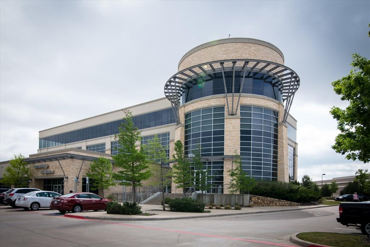 610 Uptown Blvd available for companies in Dallas