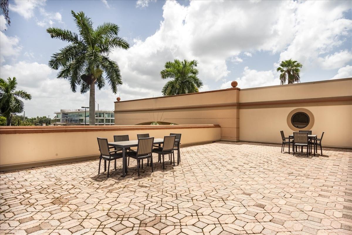 Office for Rent on Regions Bank Building, 4851 Tamiami Trail North, Park Shore Naples