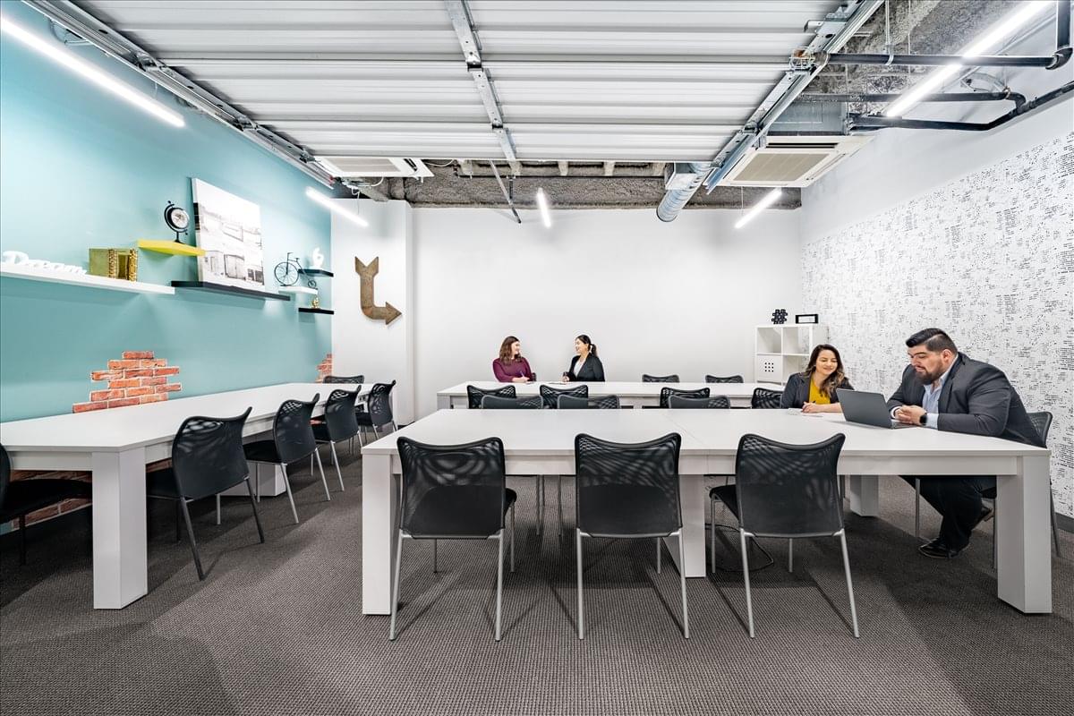Photo of Office Space on 2100 West Loop South, 8th & 9th Fl, 2100 West Loop S Houston