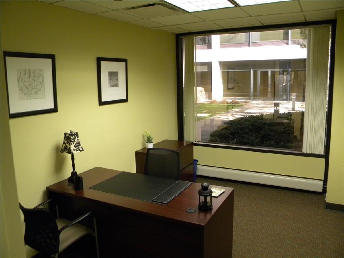 8745 W Higgins Rd, O'Hare Office Space - Chicago