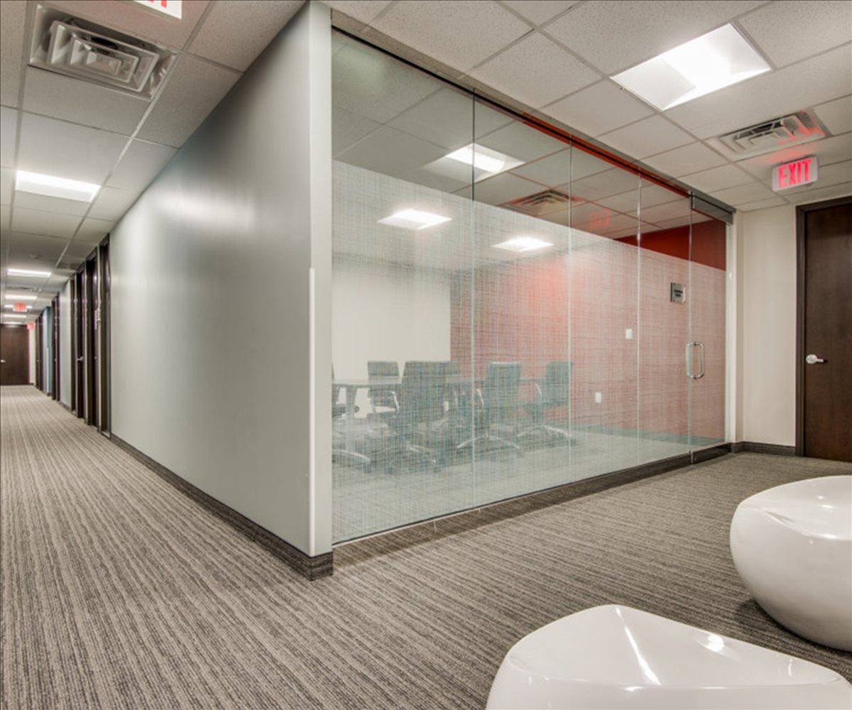 8035 E R L Thornton Fwy Office Space - Dallas
