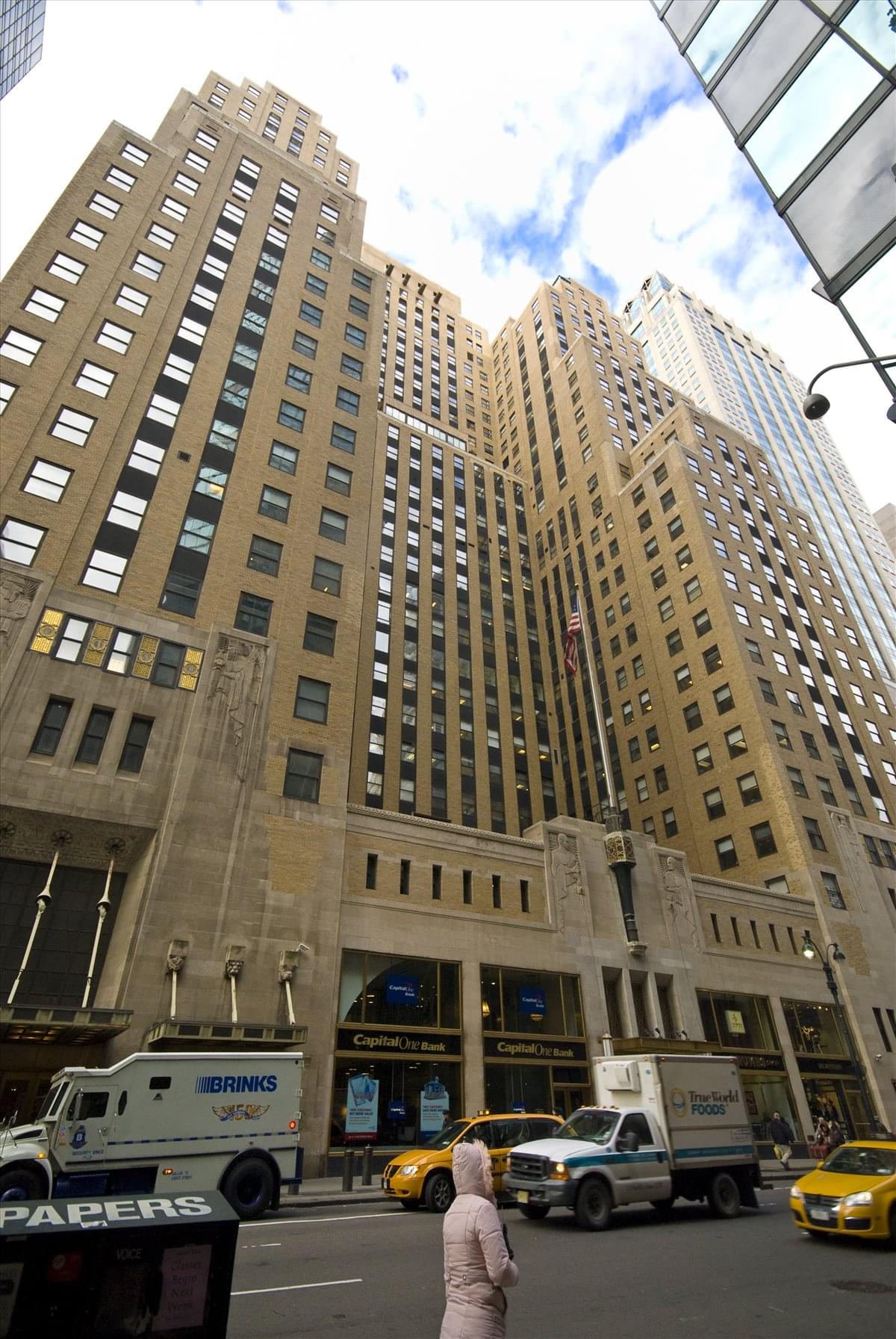GrayBar Building available for companies in Manhattan