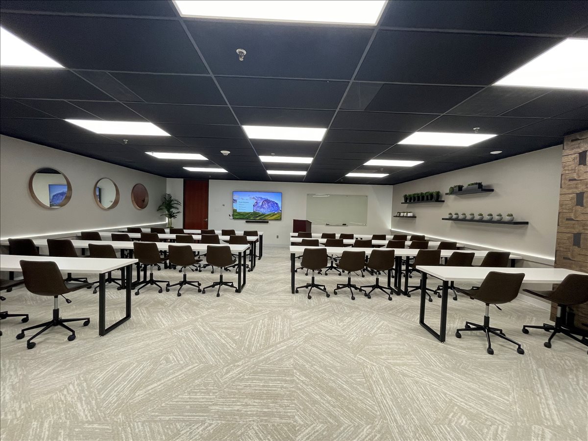 Picture of Graystone Centre, 3010 Lyndon B Johnson Fwy, 12th Fl Office Space available in North Dallas