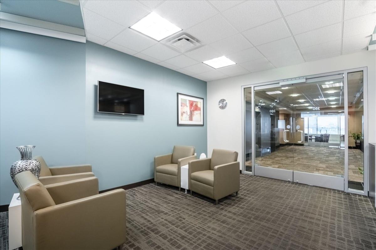 Photo of Office Space available to rent on Union Hills Office Plaza, 2550 W Union Hills Dr, Deer Valley, Phoenix