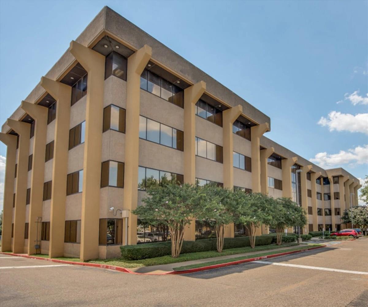 Lyndon Office Plaza, 10925-10945 Estate Lane, Lake Highlands Office Space - Dallas
