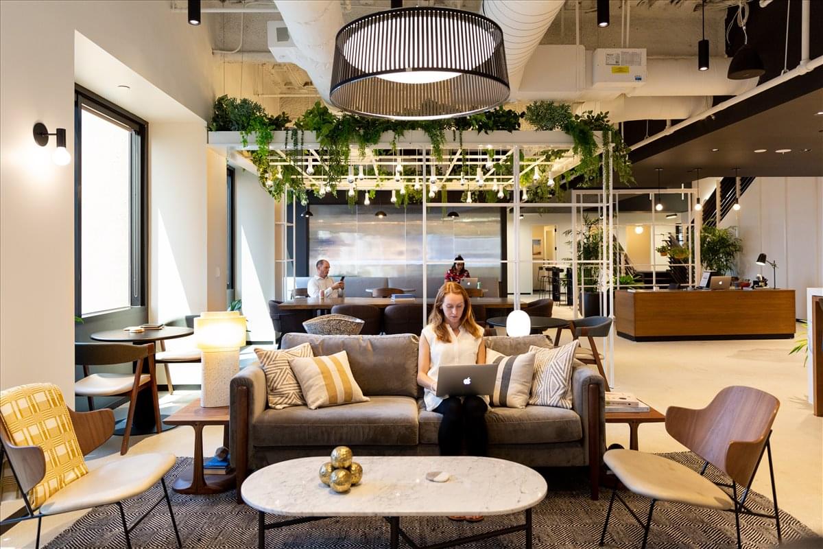 Watt Plaza, 1925 Century Park East, 17th Fl, Century City Office Space - Los Angeles