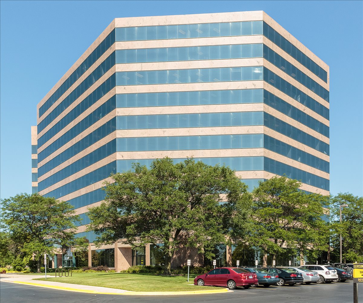 One Century Centre available for companies in Schaumburg