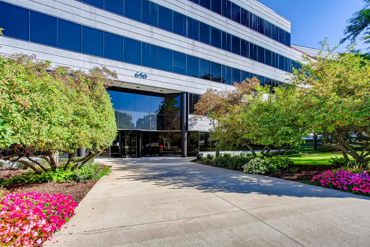 Corporetum Office Campus, 650 Warrenville Rd Office for Rent in Lisle
