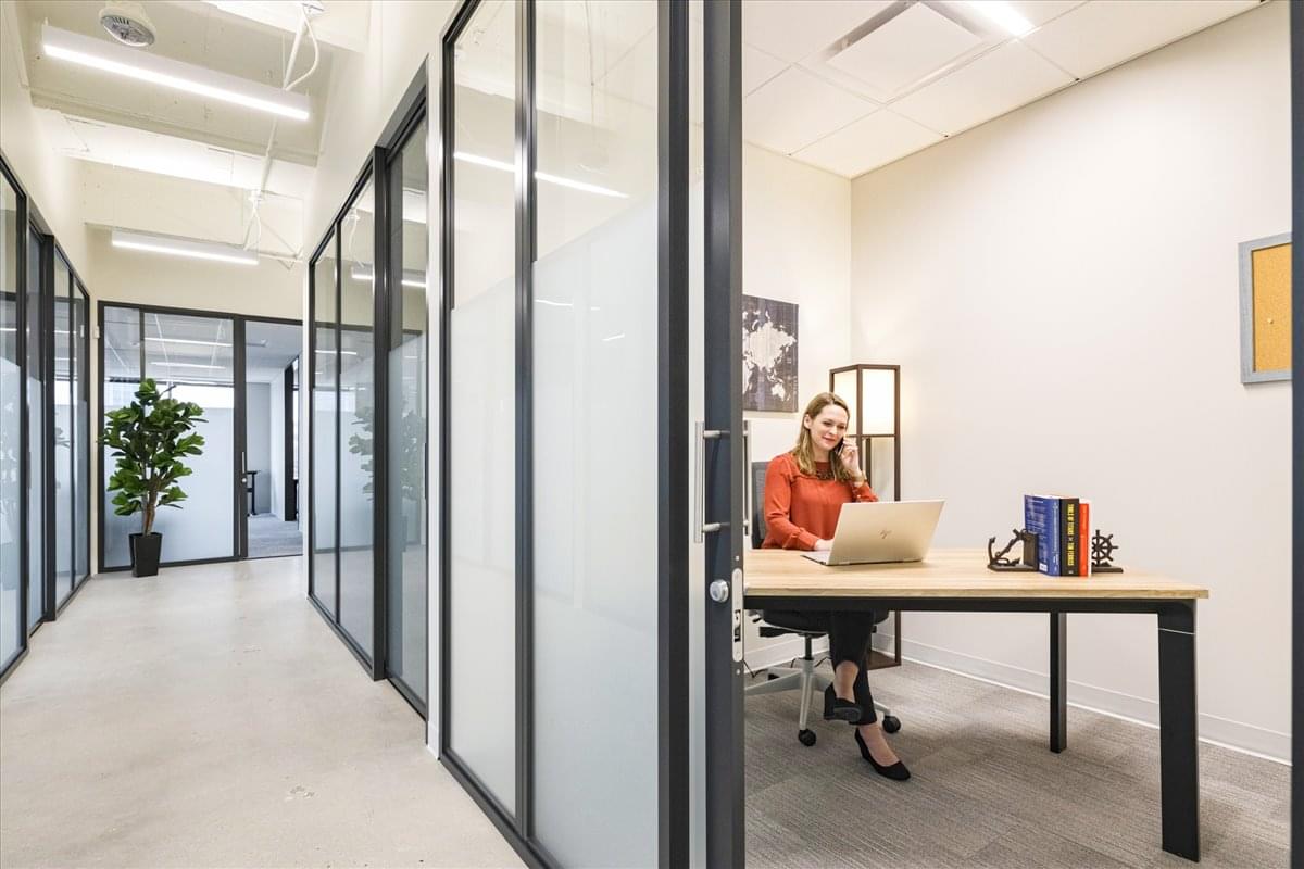 Photo of Office Space on 121 Perimeter Center W, Perimeter Center Atlanta