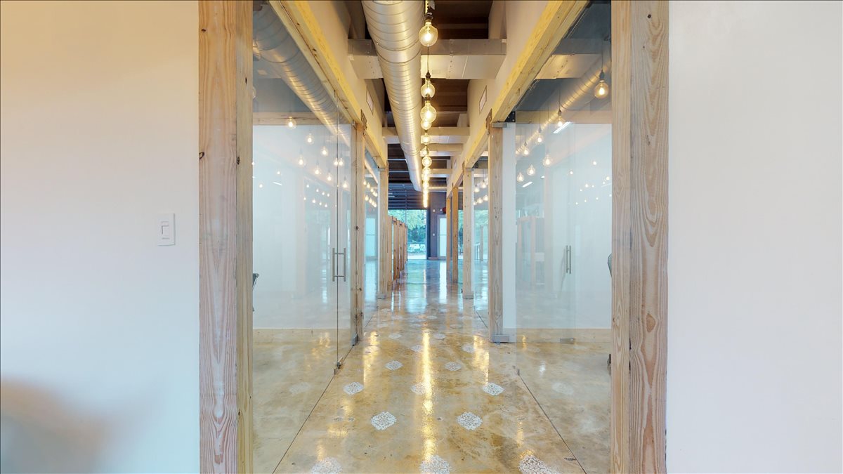Photo of Office Space on 142 NW 37th St Miami